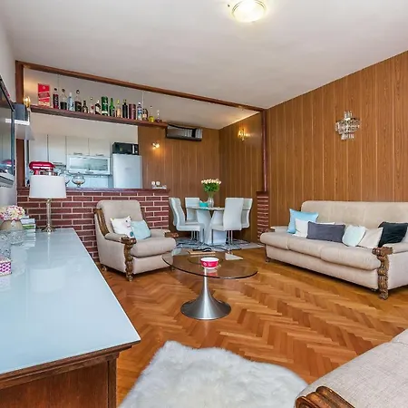 Mia Apartment