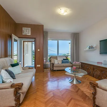 Mia Apartment *