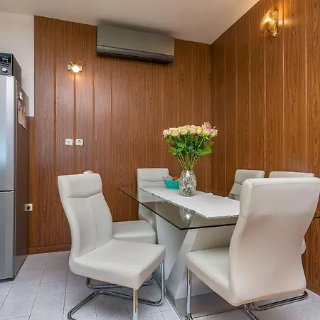 Mia Apartment Omis
